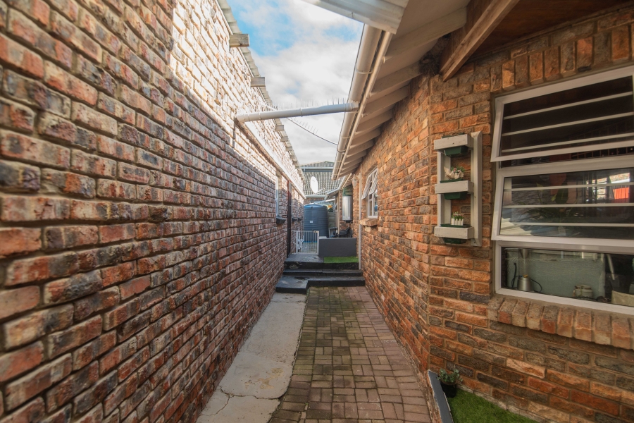 6 Bedroom Property for Sale in Sherwood Eastern Cape